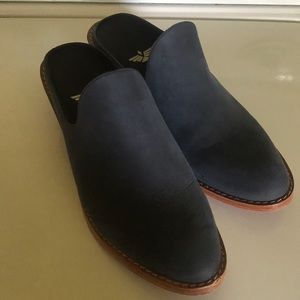 Fortress of Inca Michelle Navy Mules Size 38
